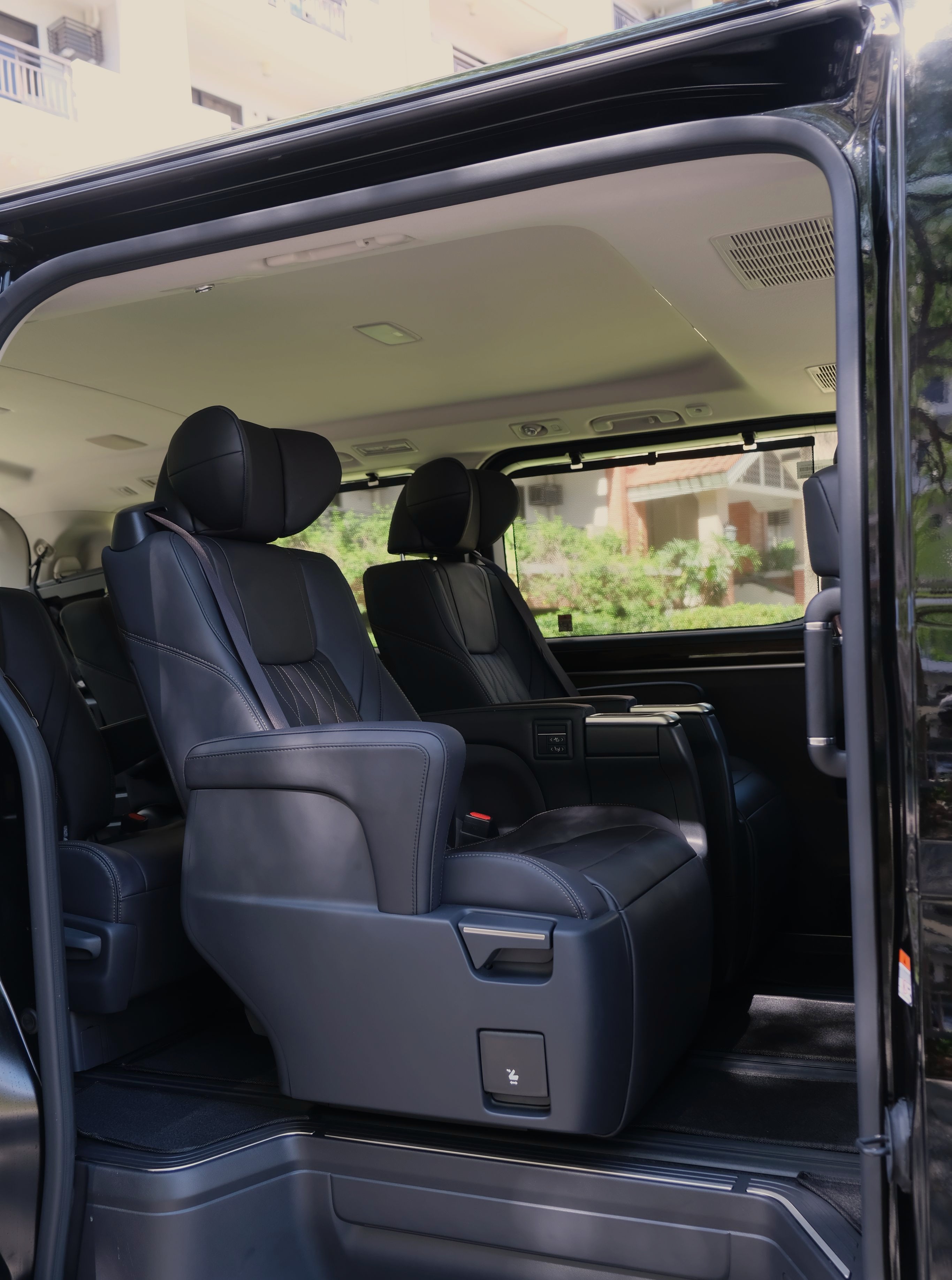 Toyota Super Grandia Luxury Seats
